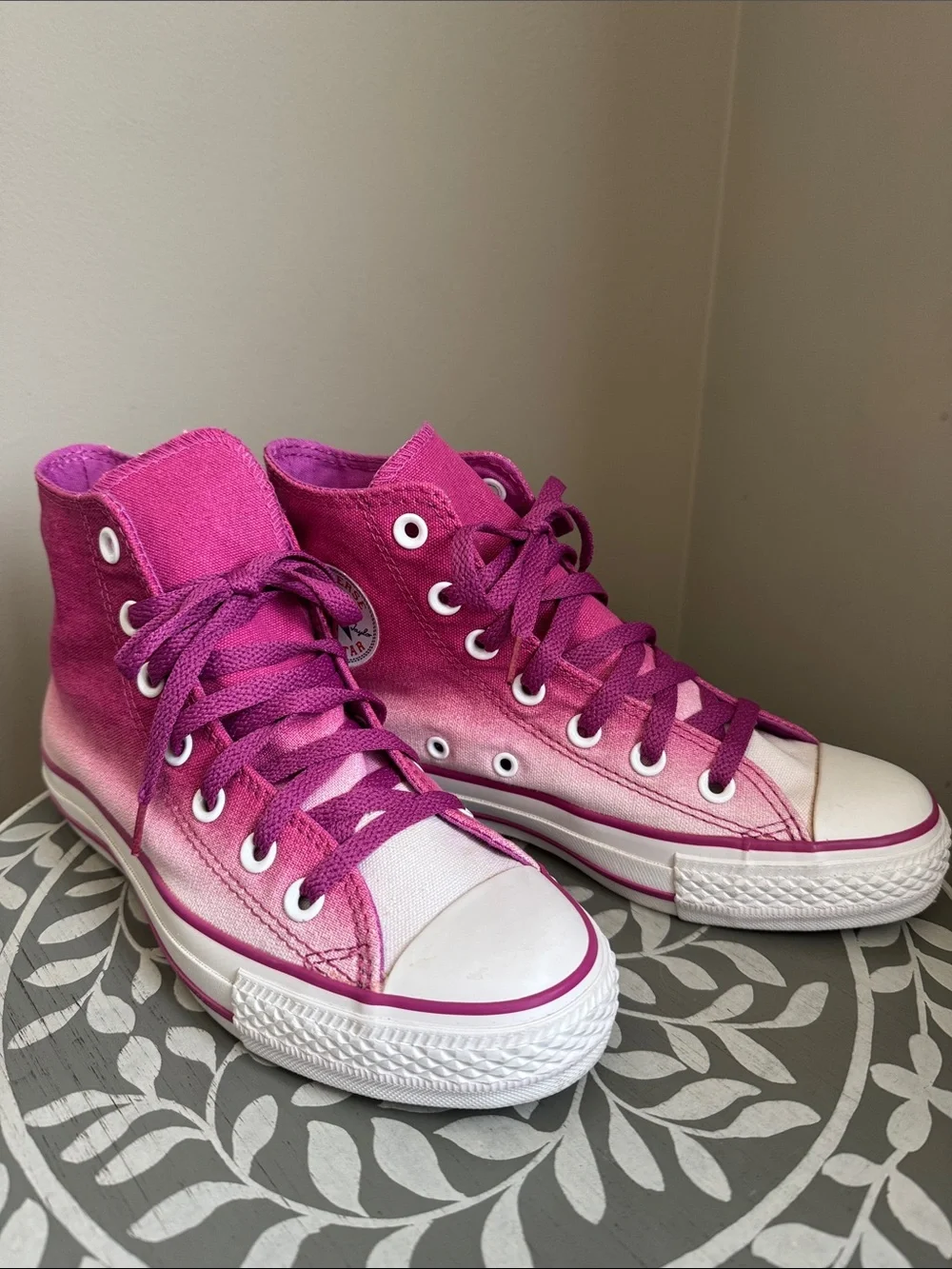 Converse Chuck Taylor High Top Sneakers - Pink Ombre Youth Sz 4